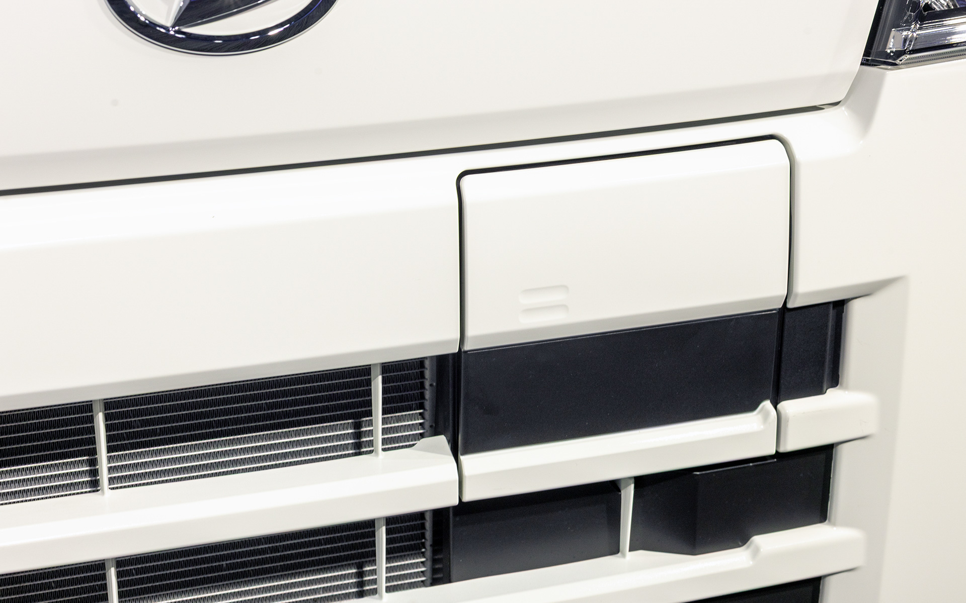 給電リッドはフロント側