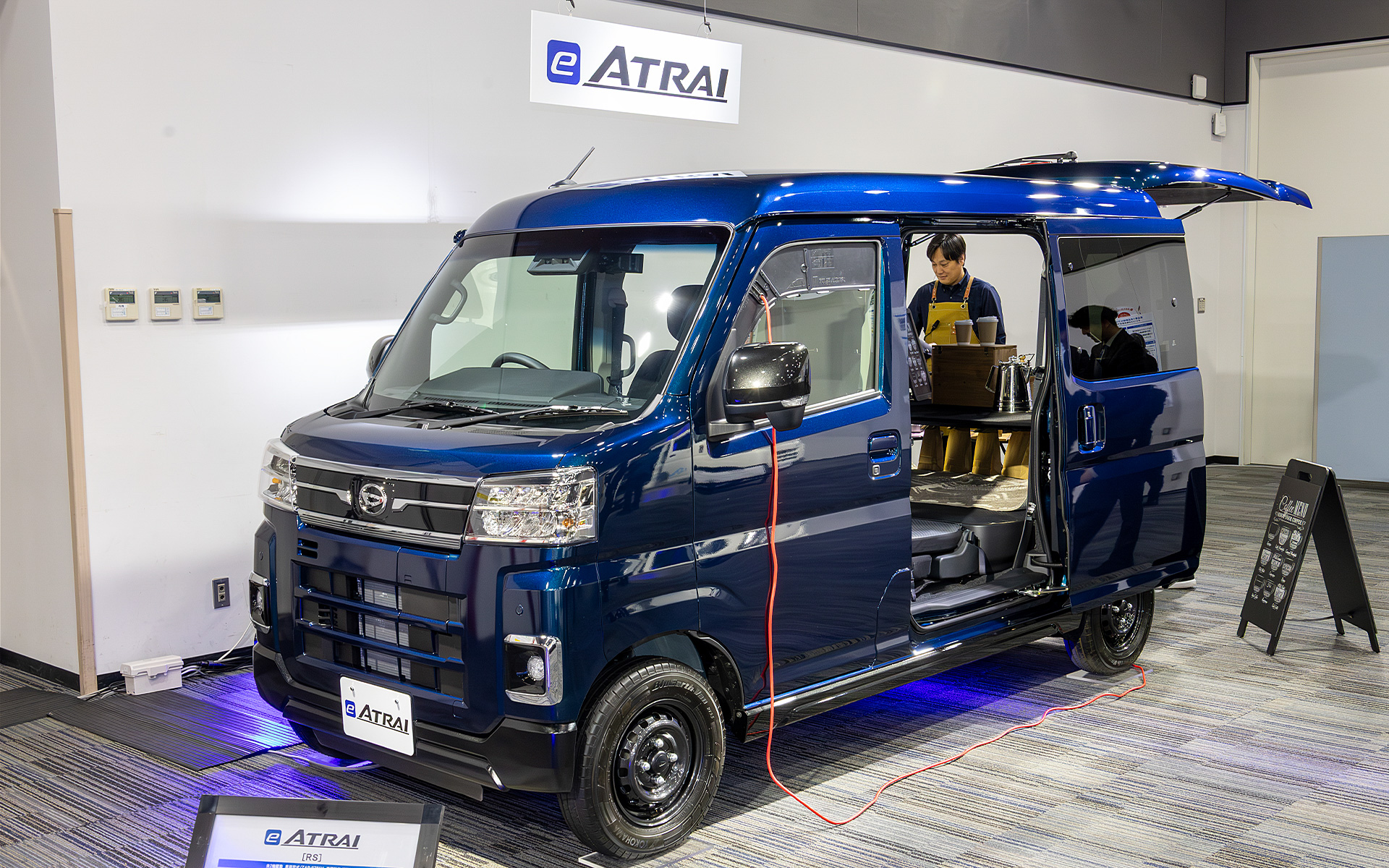 こちらはe-アトレー。BEVの作りはe-ハイゼット カーゴと同じ