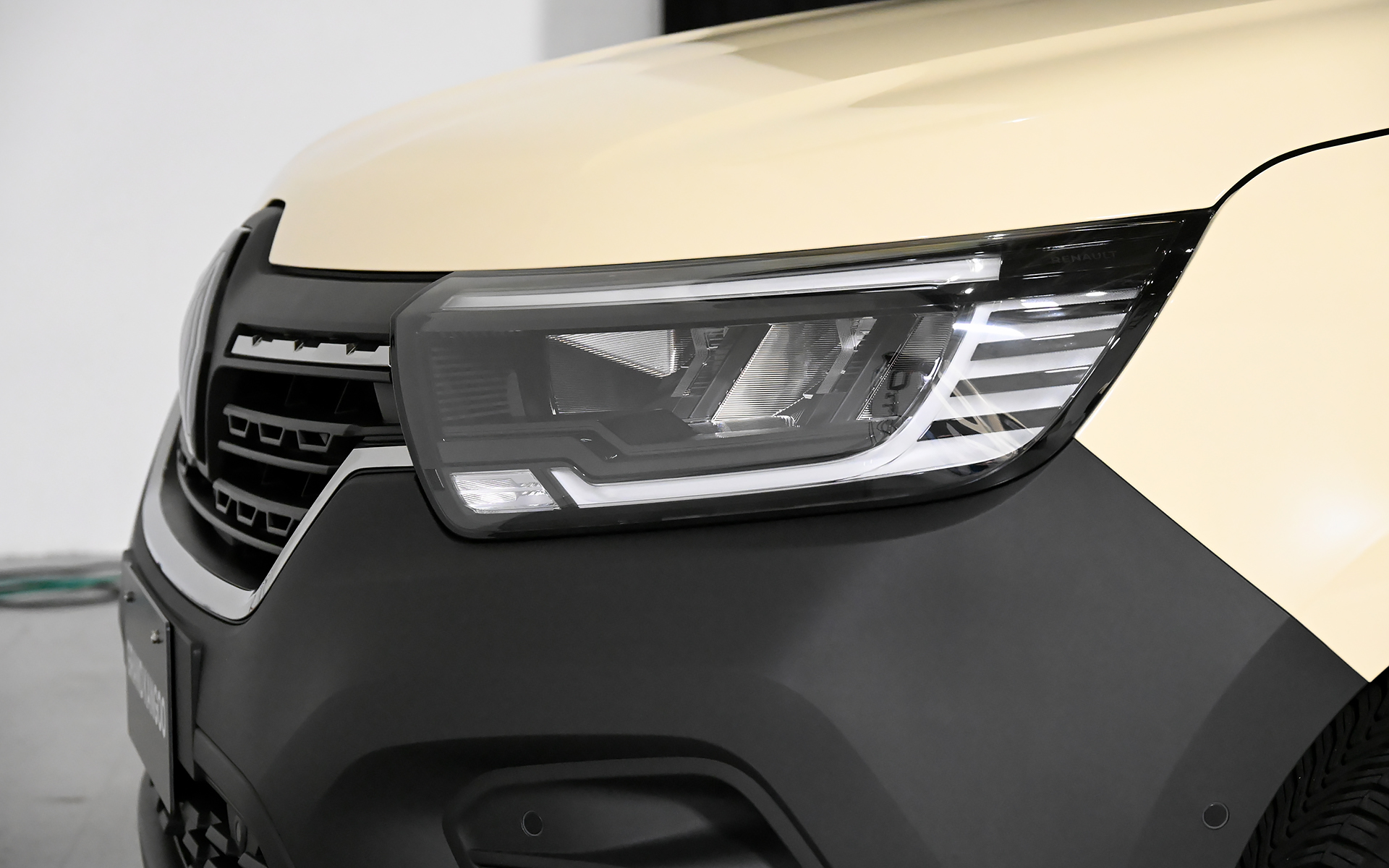 LEDヘッドライト