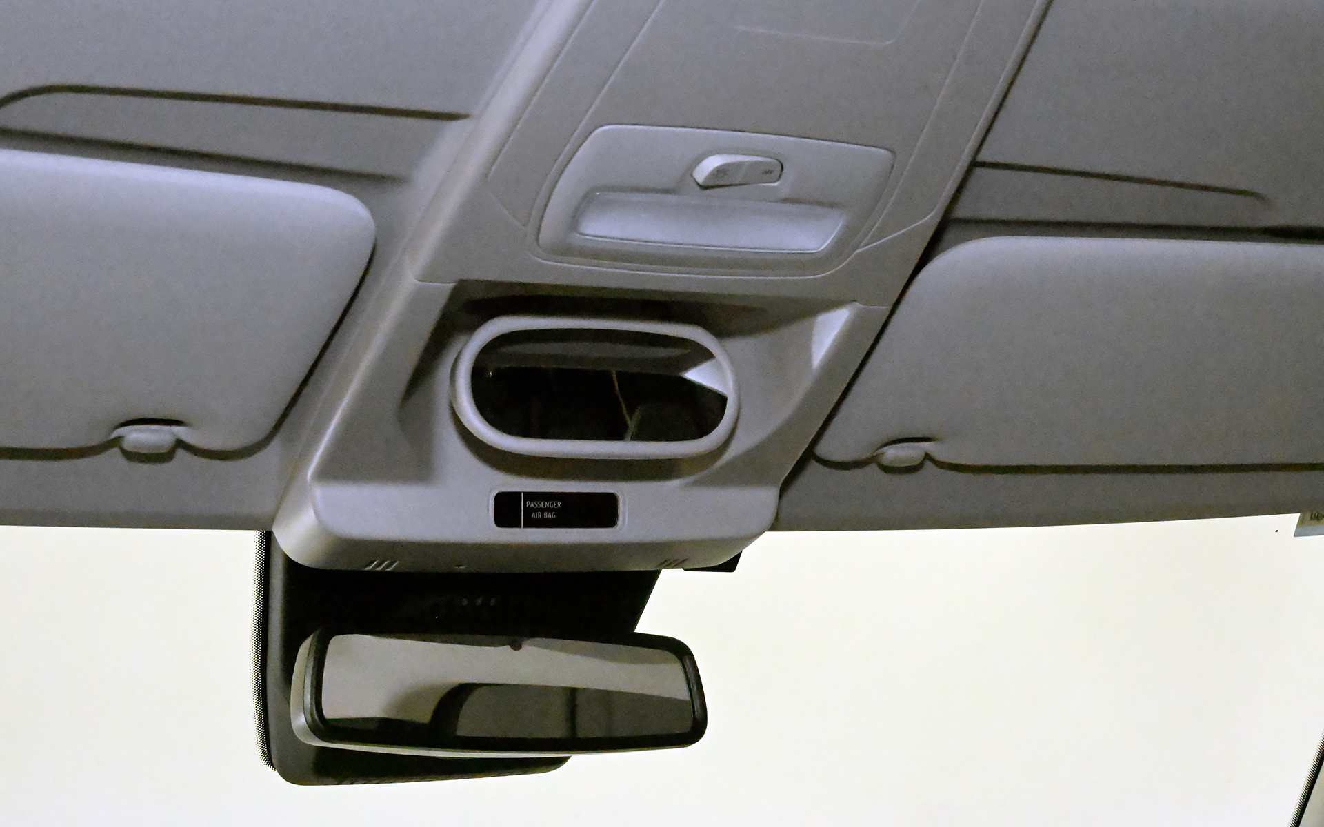 チャイルドミラーも設置されている