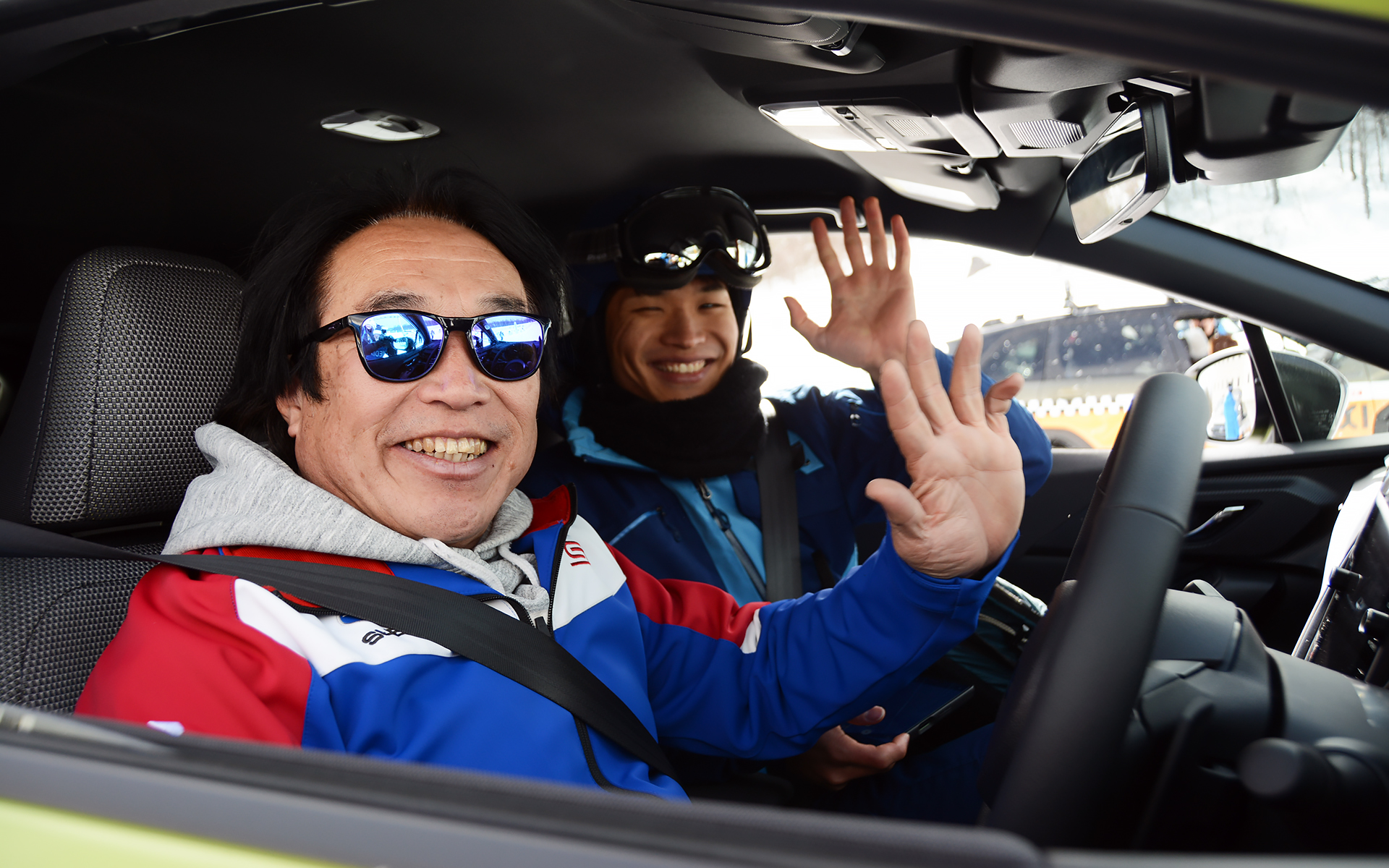 ゲレンデタクシーのドライバーは新井敏弘選手や鎌田卓麻選手、久保凜太郎選手、蘇武喜和選手など、豪華ラインアップ。乗る側だけでなく、運転する側も楽しそうにしていたのが印象的だった