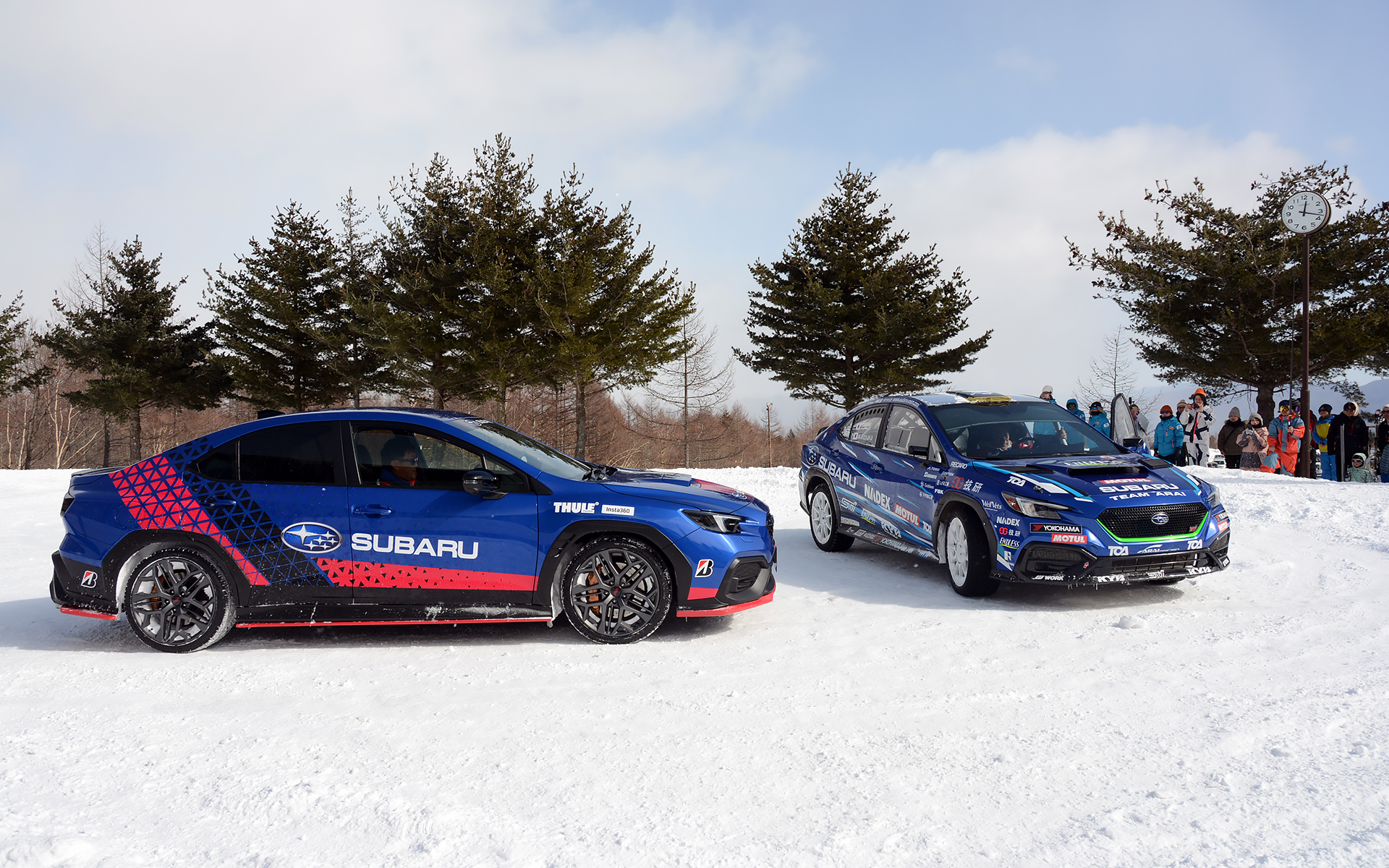 午前の部と午後の部の間に、特設広場でドリフトのデモンストレーションが行なわれた