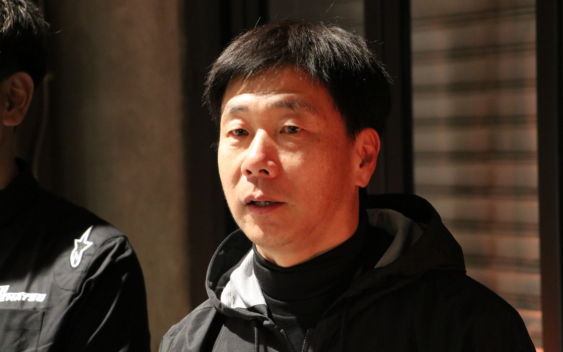 チーフメカニックの本間一成氏は、本間自動車を営んでいる