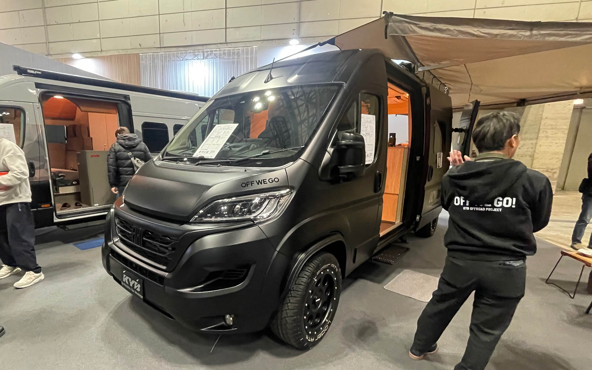 カヤバのデュカト。完成車をばらしてキャンピングカー用に補強を入れ直し、専用ショックアブソーバーを装備した本格的キャンピングカー