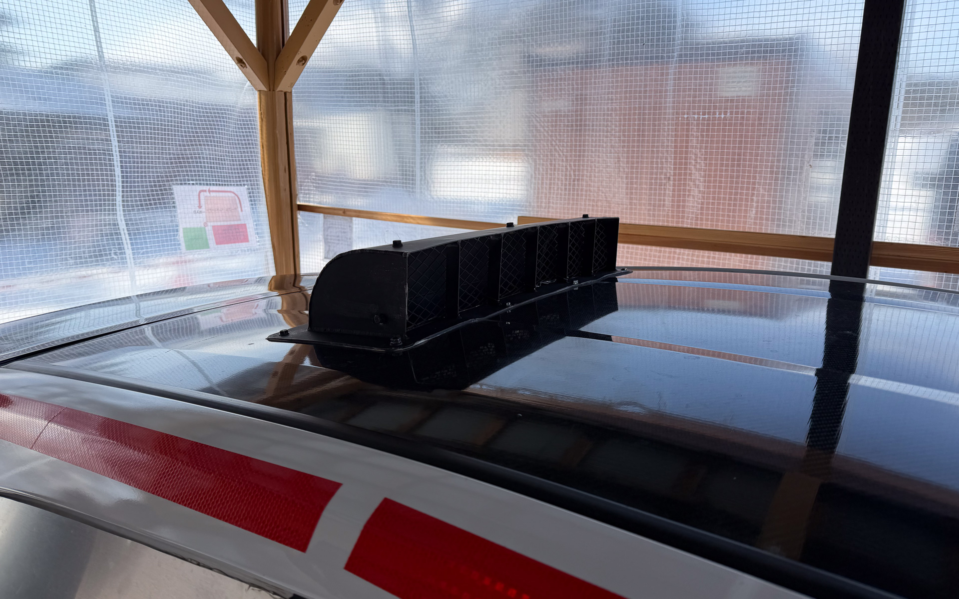 屋根上にあるインタークーラー導風口