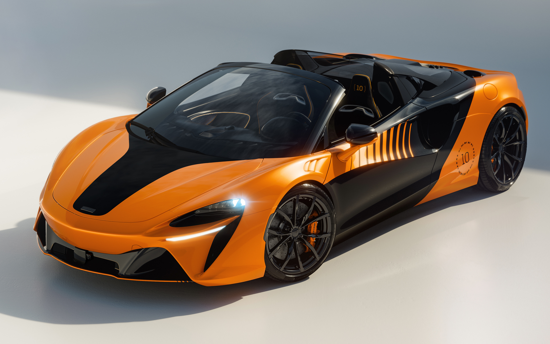 限定10台の「アルトゥーラスパイダーMCL39チャンピオンシップ・エディション」