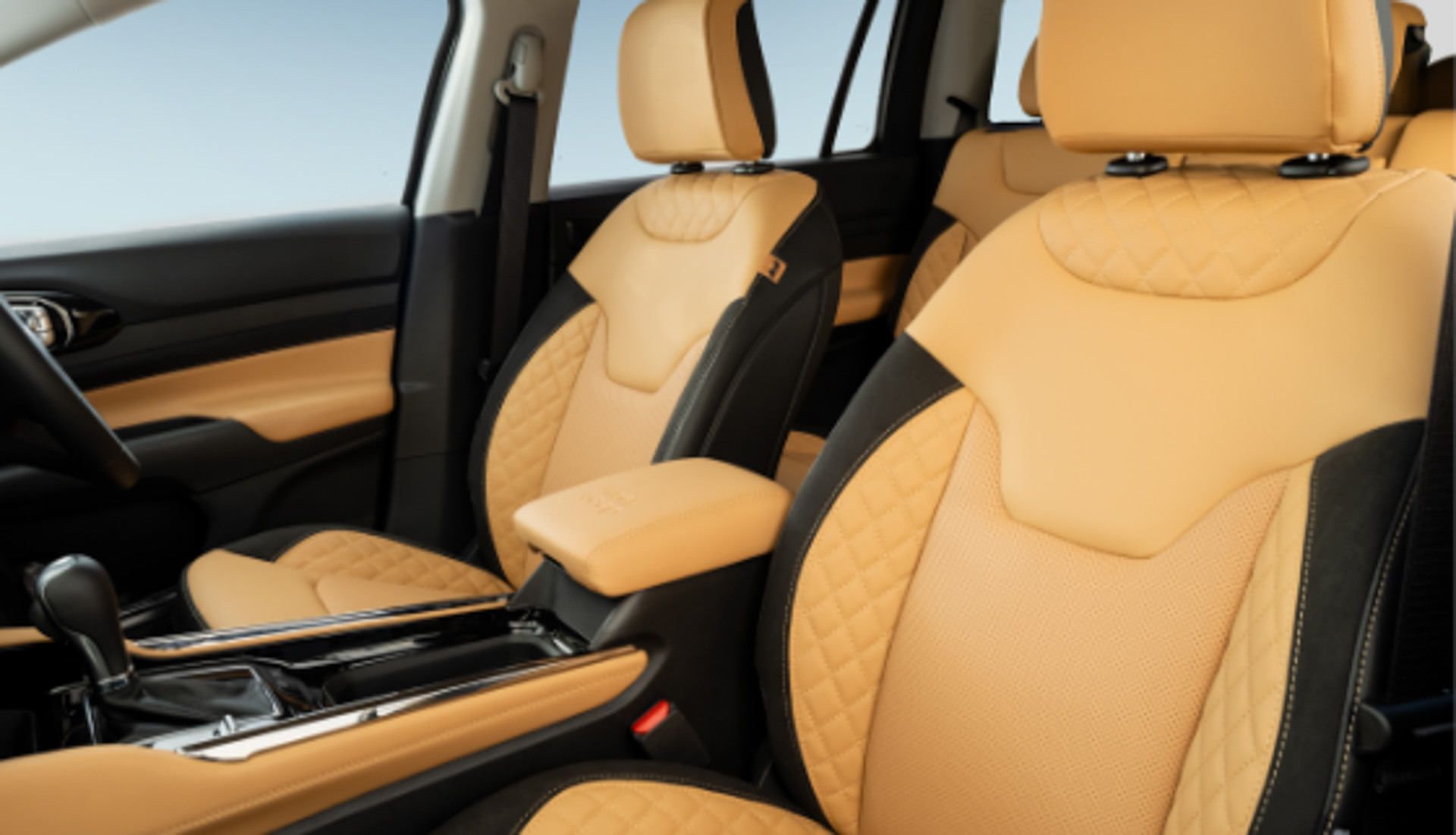 写真はすべてコマンダー トラックエディション