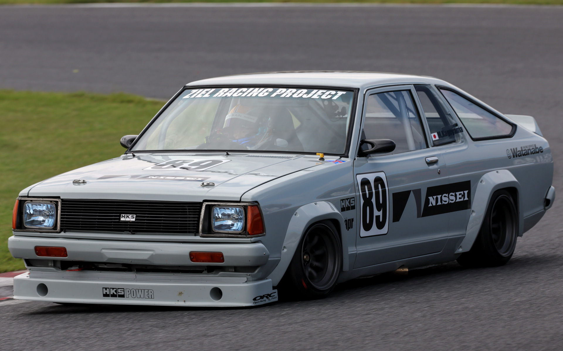 HKSグループがエンジン製作を担当した「サニー（B310）」