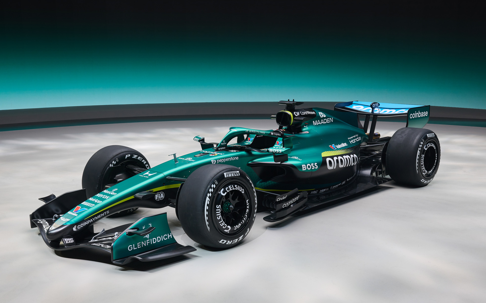 ホンダ製F1パワーユニット「RA626H」を搭載したアストンマーティン・アラムコ・フォーミュラワン・チームの新型マシン「AMR26」