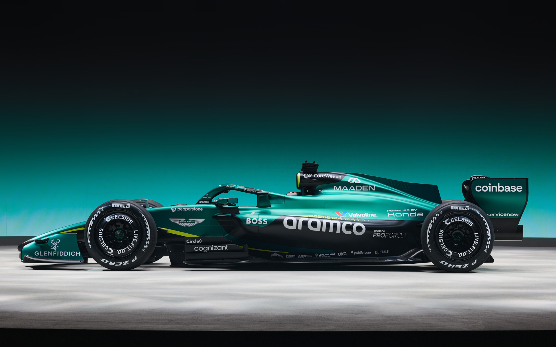 ホンダ製F1パワーユニット「RA626H」を搭載したアストンマーティン・アラムコ・フォーミュラワン・チームの新型マシン「AMR26」