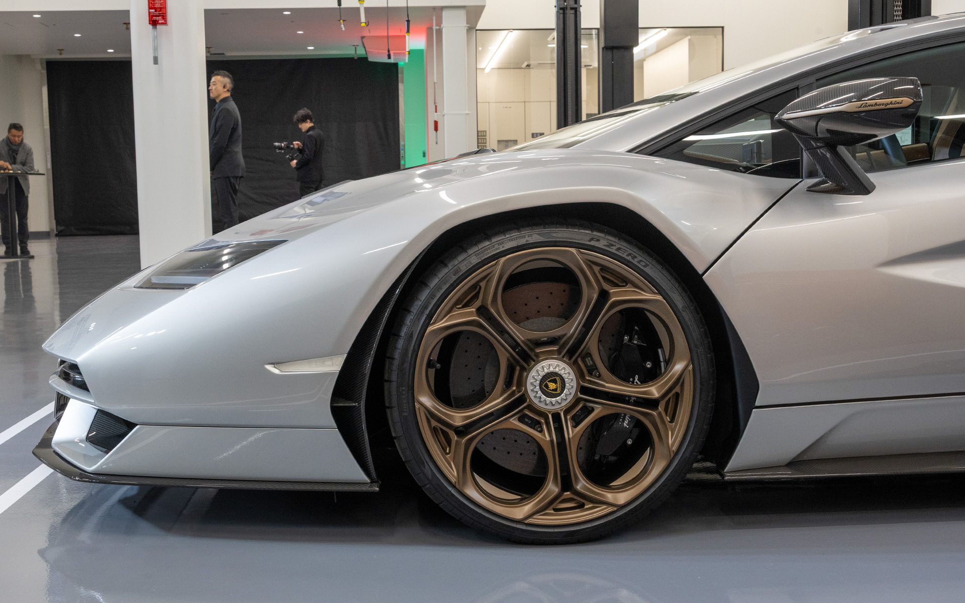 LPI800－4のフロントタイヤ