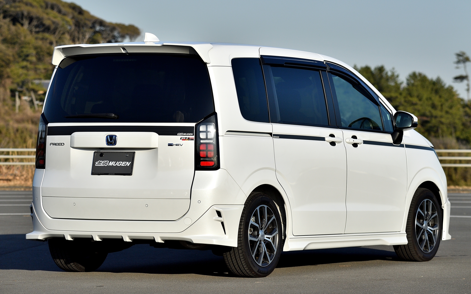 フリード無限アイテム装着車