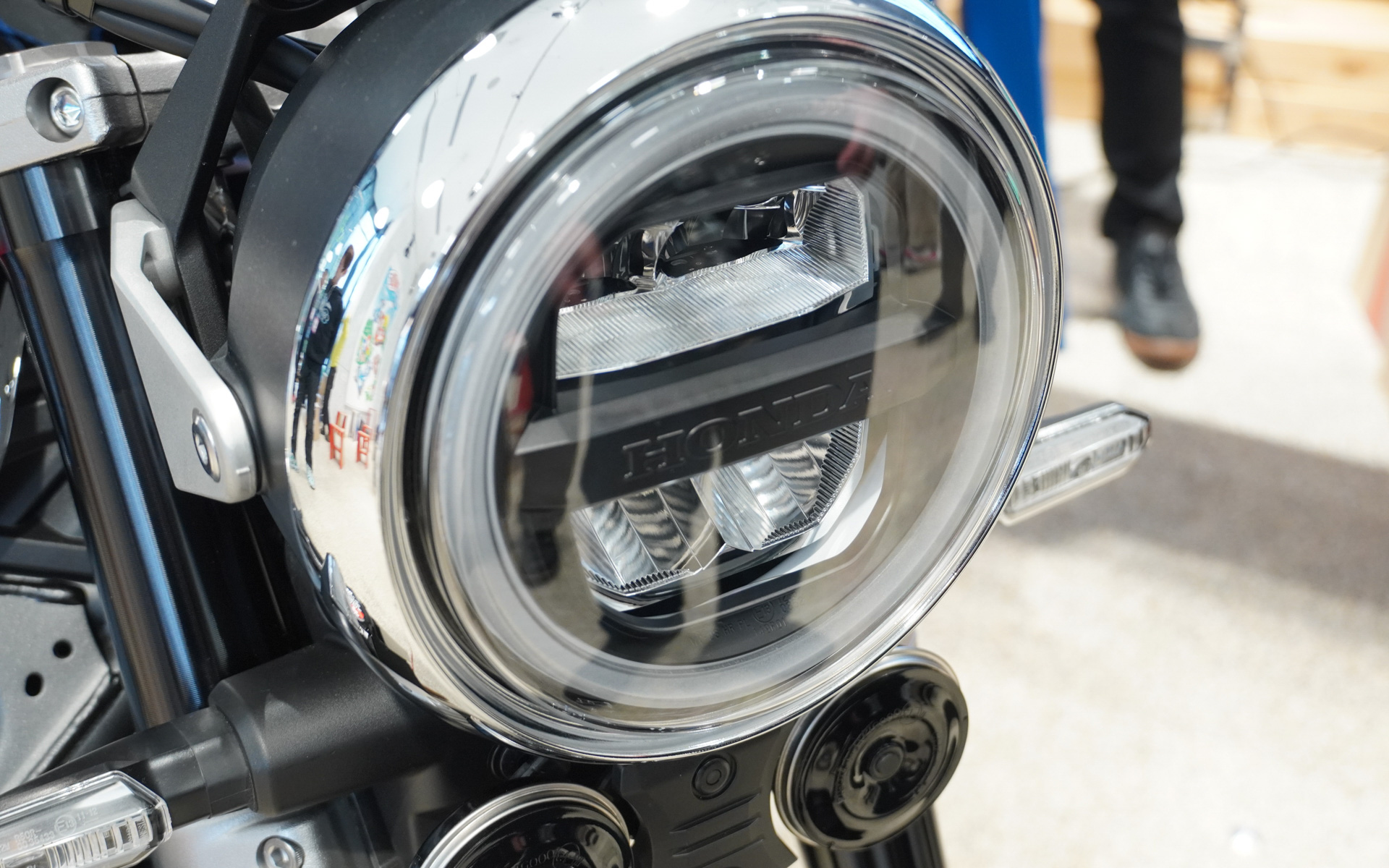 実車のヘッドライト