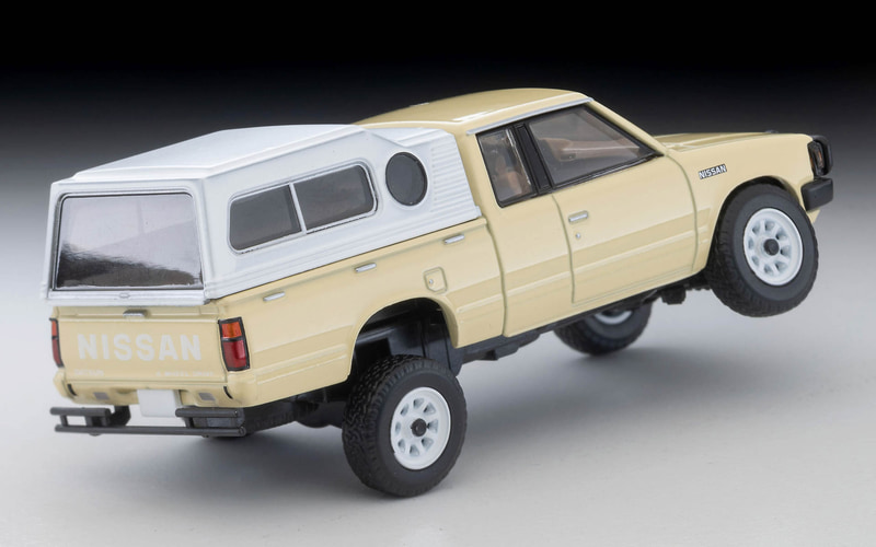トミカリミテッド ヴィンテージ」と海洋堂監修の動物フィギュアが