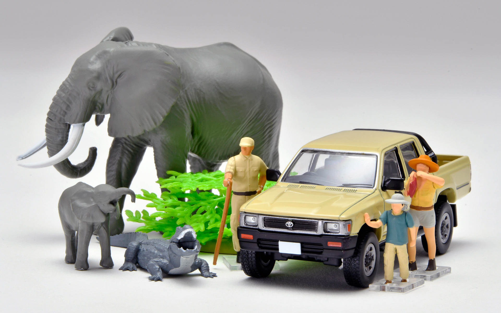 発売中の「#カースナップ 29a サファリ2」