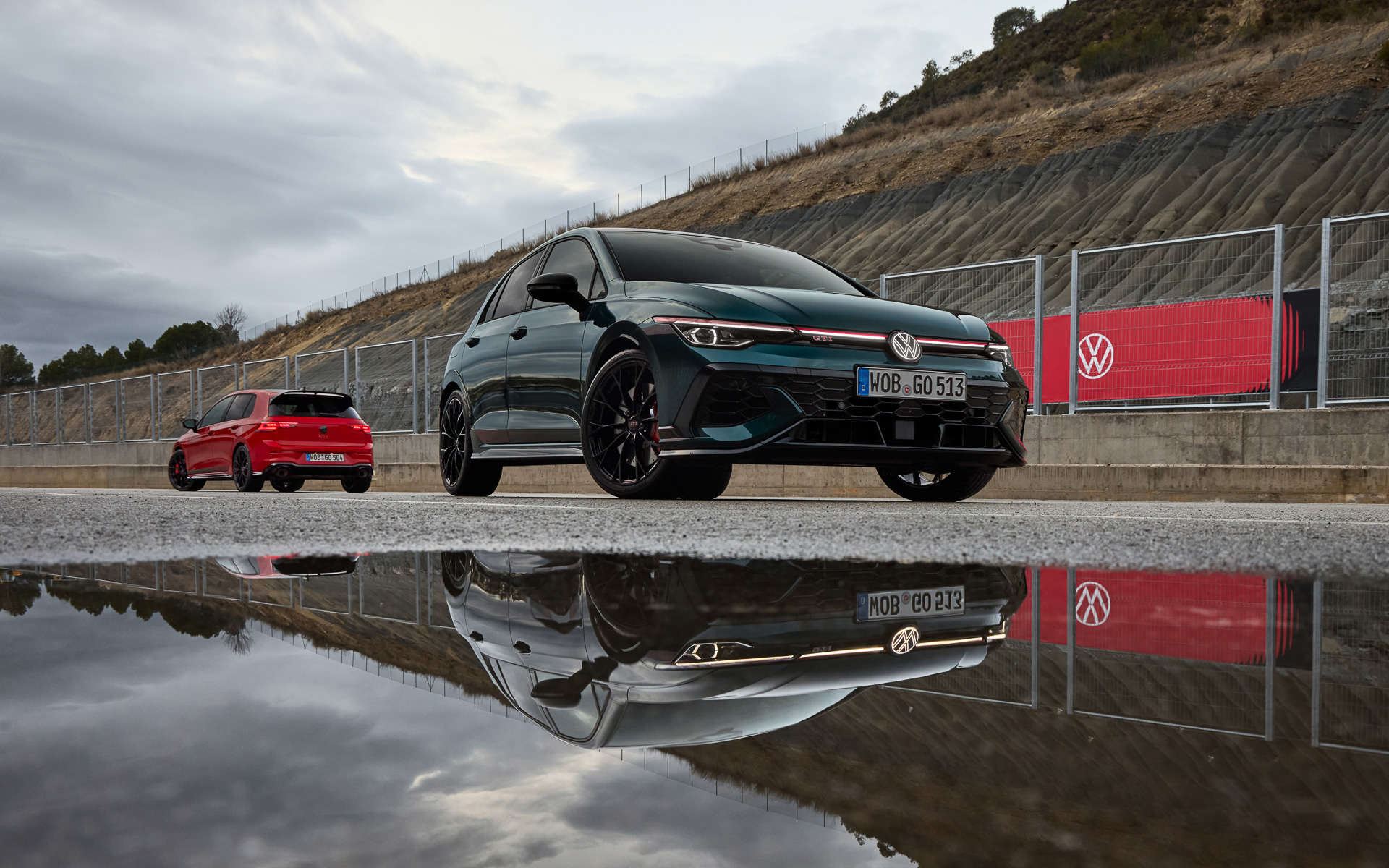 バルセロナ郊外にある「パルクモーター・カステリョリ」でも試乗