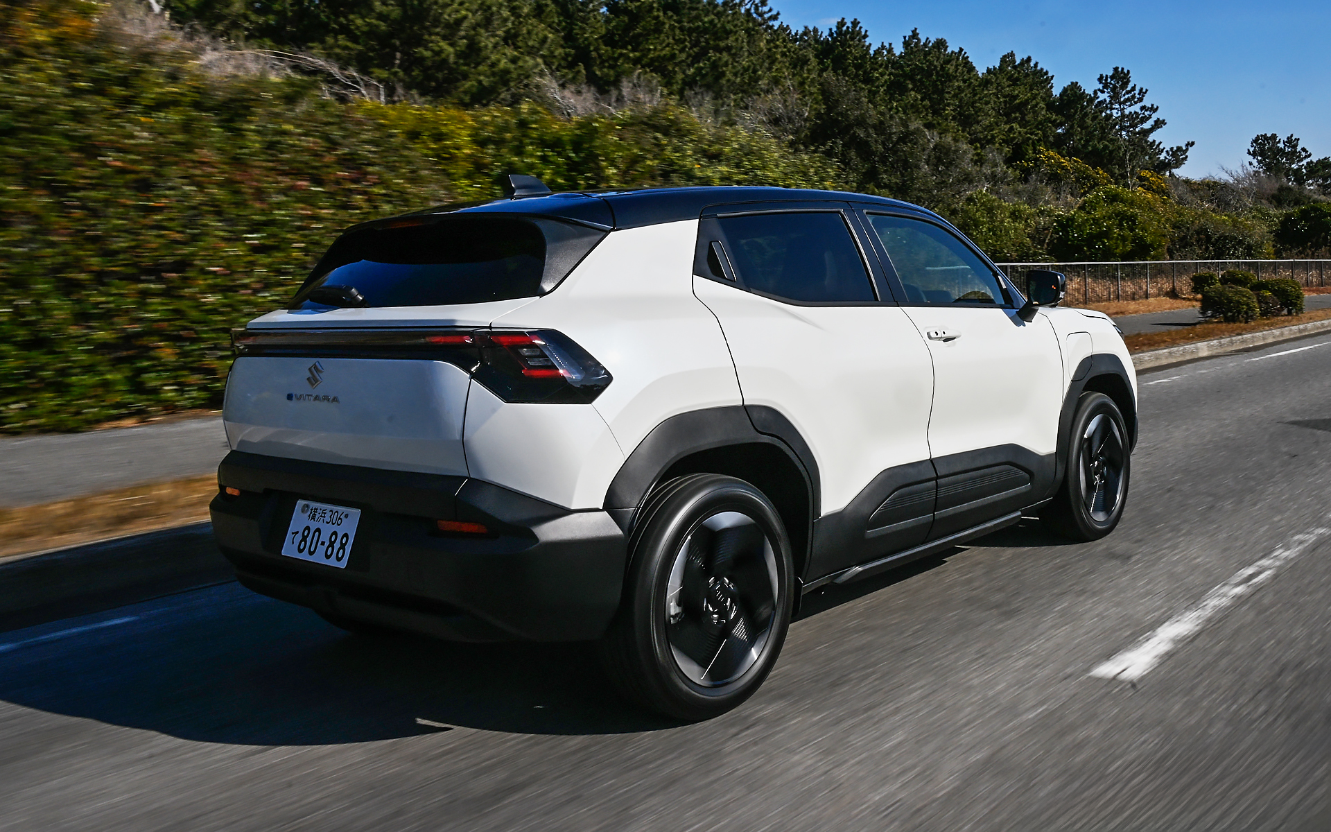 2WDと4WDモデルの走りは安定感があり、落ち着きのある印象