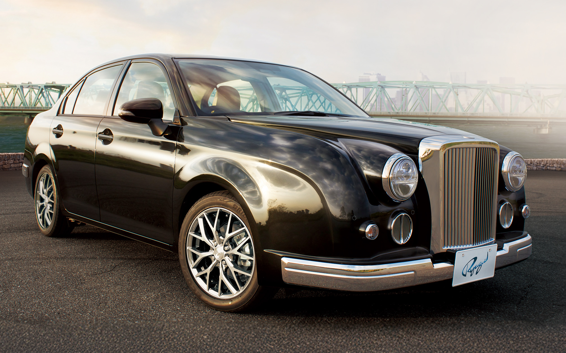 光岡自動車のミディアムクラスセダン「リューギ」