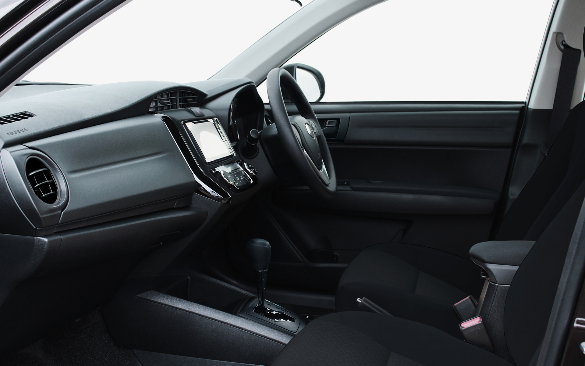 光岡自動車のミディアムクラスセダン「リューギ」の内装