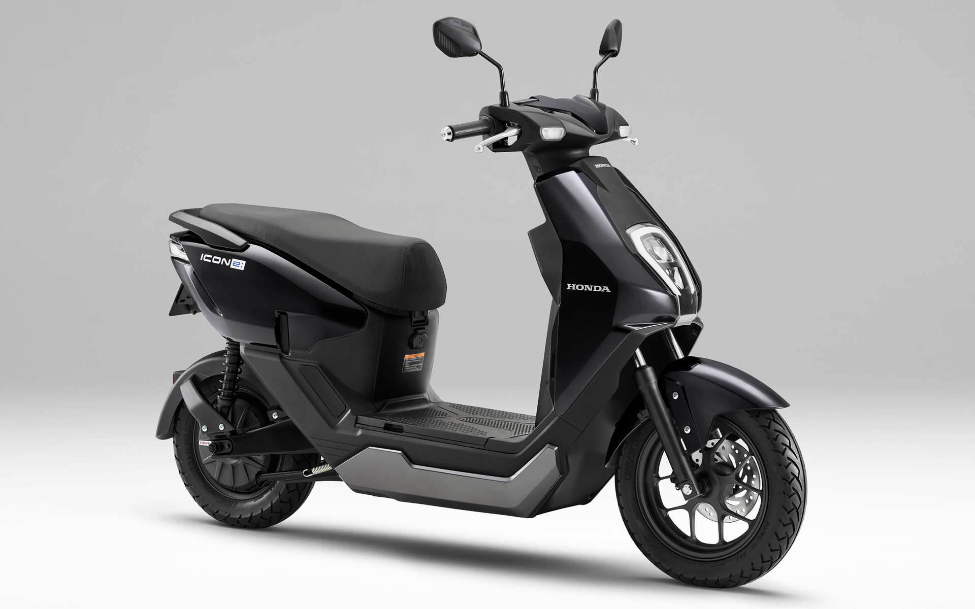 ポセイドンブラックメタリック