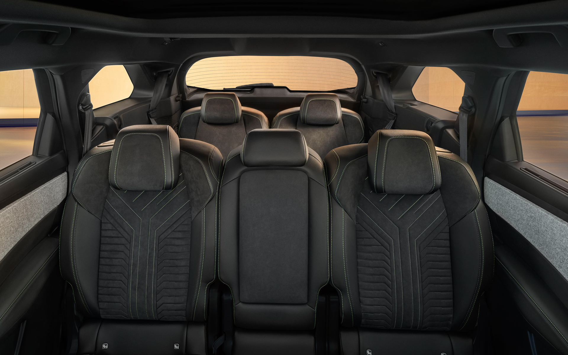 3列シートの7人乗り仕様