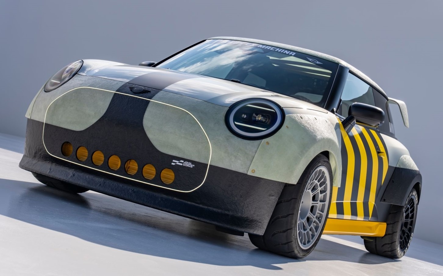 MINI×DEUS EX MACHINAコラボコンセプトモデル「ザ・スケッグ」