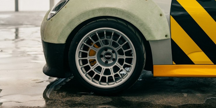 MINI×DEUS EX MACHINAコラボコンセプトモデル「ザ・スケッグ」