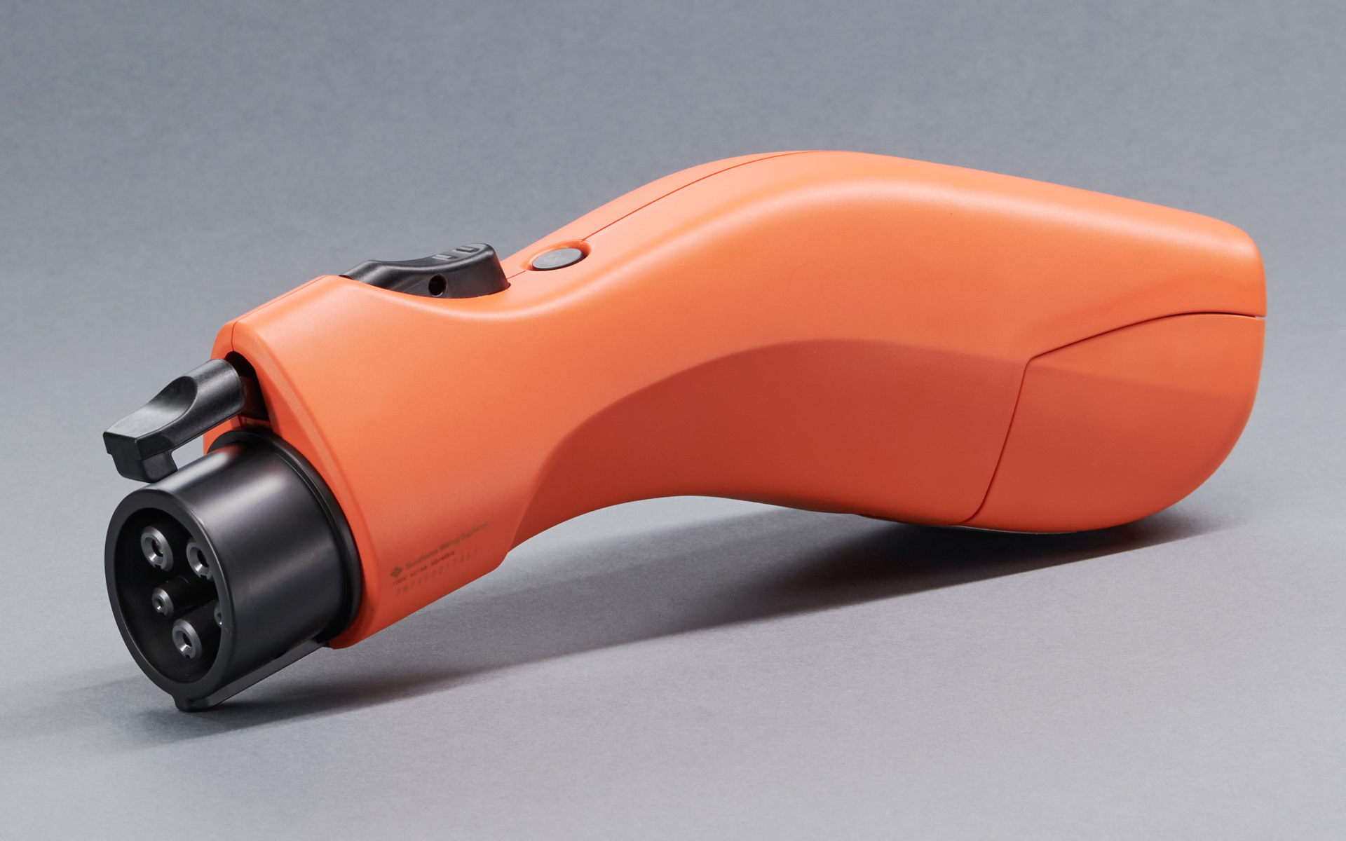 付属の「ヴィークルパワーコネクター」