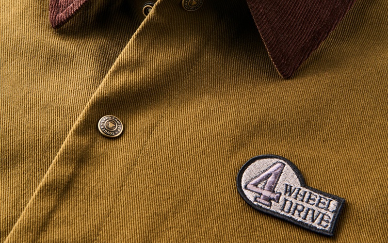 旨には「4WDエンブレム」があしらわれる