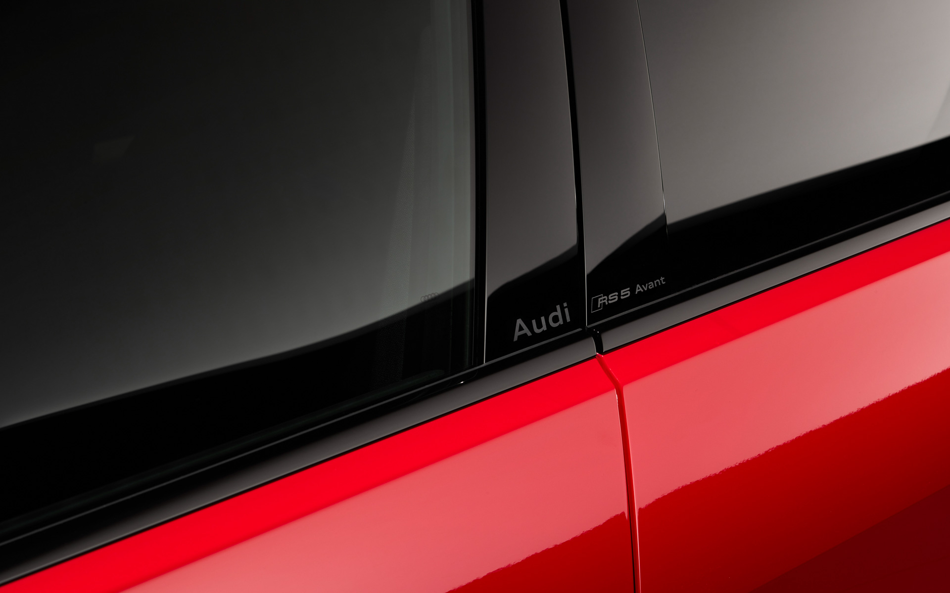 新型RS 5アバント