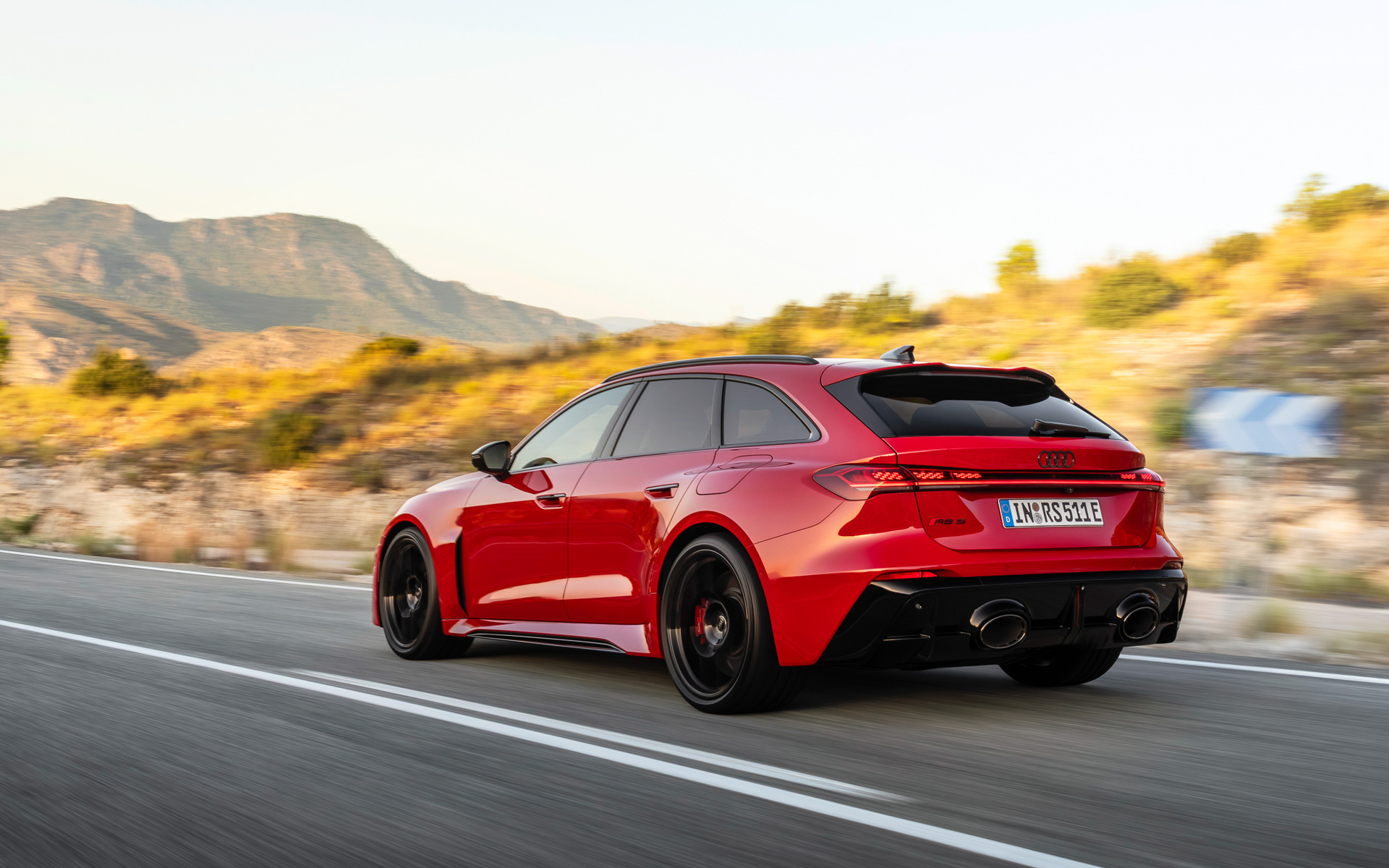 新型RS 5アバント