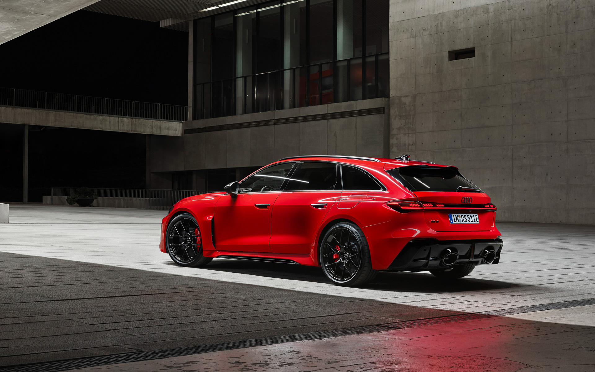 新型RS 5アバント