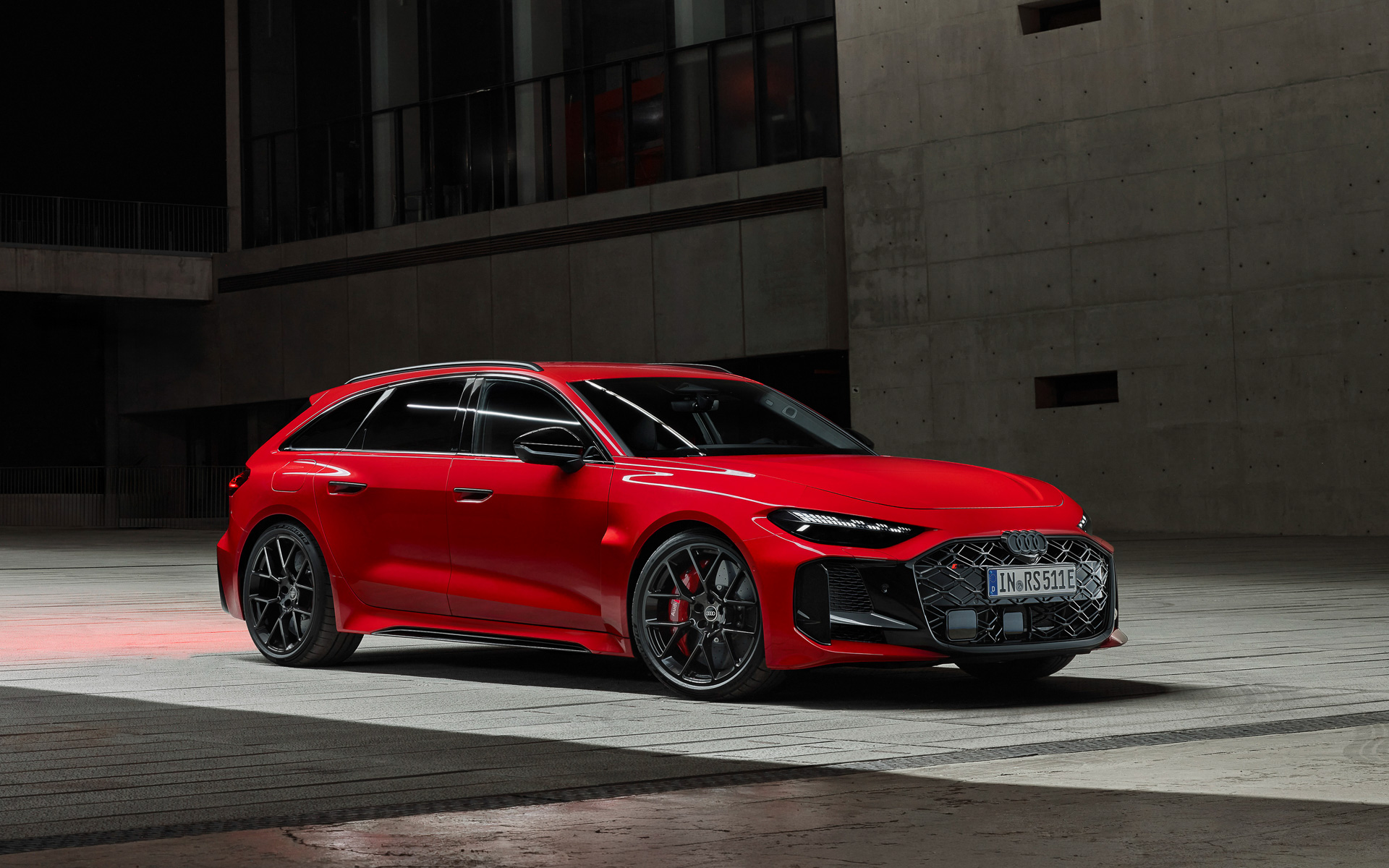 新型RS 5アバント