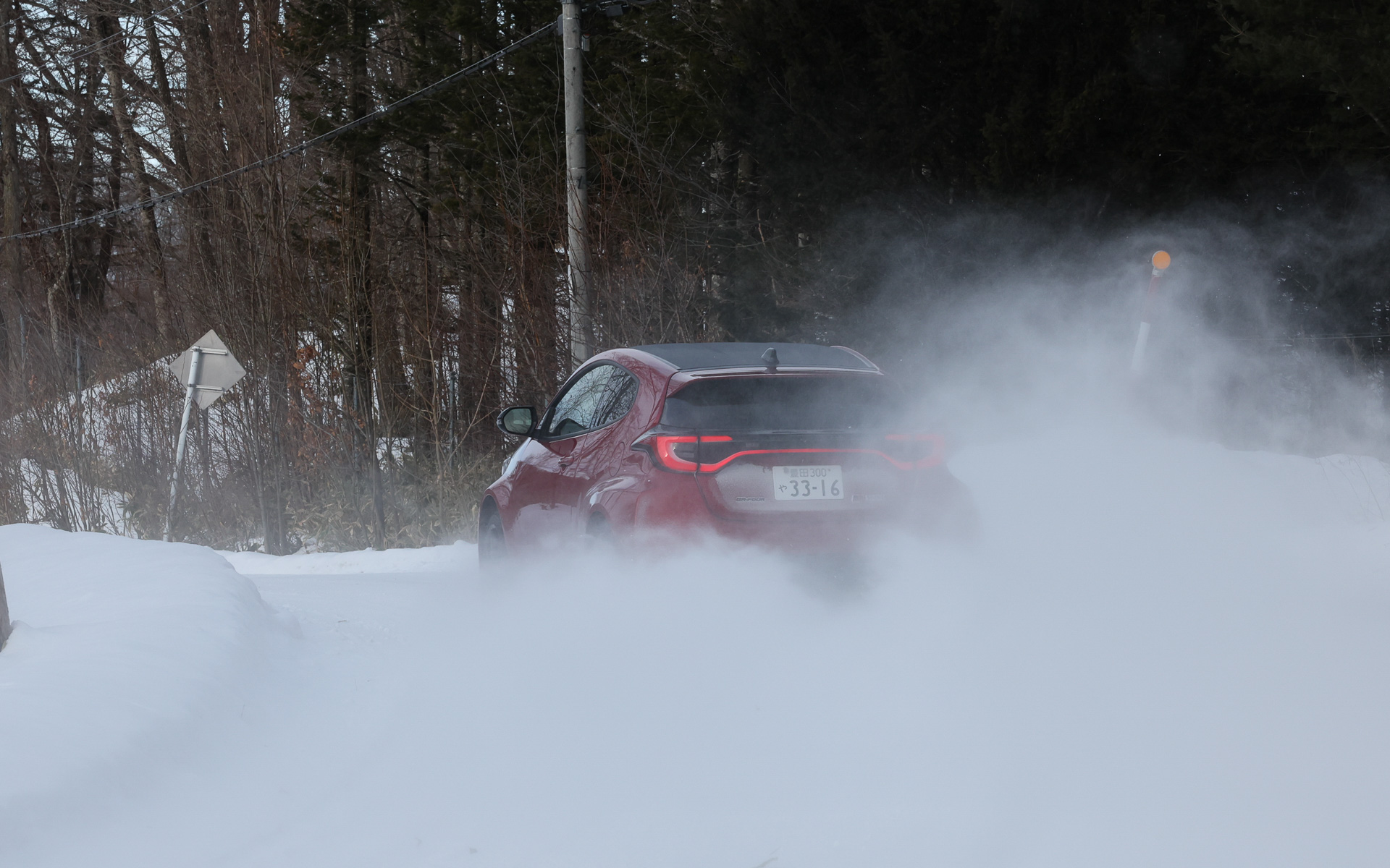 GR-FOUR仕様の2台はあらゆるシーンで走りが楽しめる感覚にあふれていた