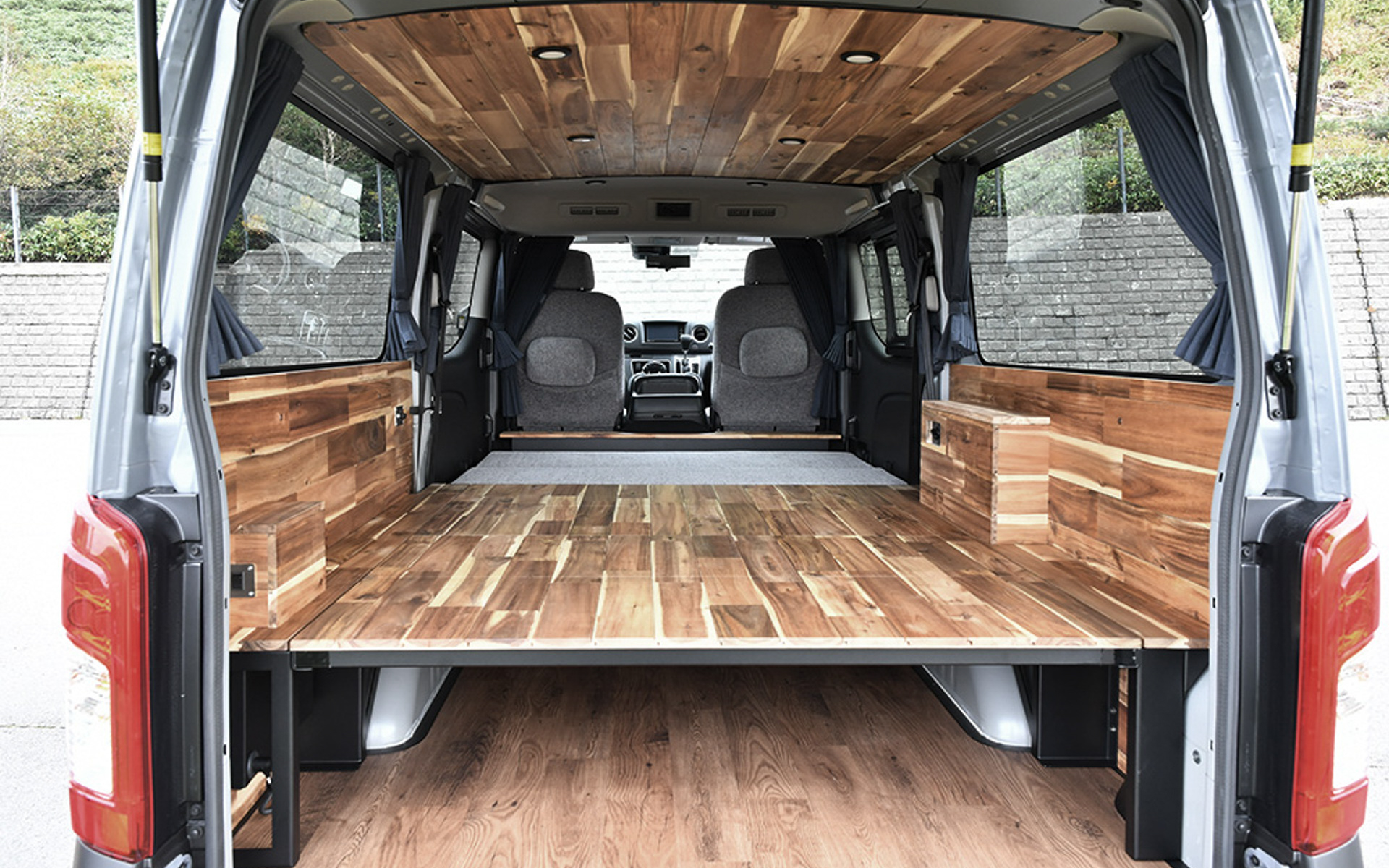 キャラバンベースの「V-02」