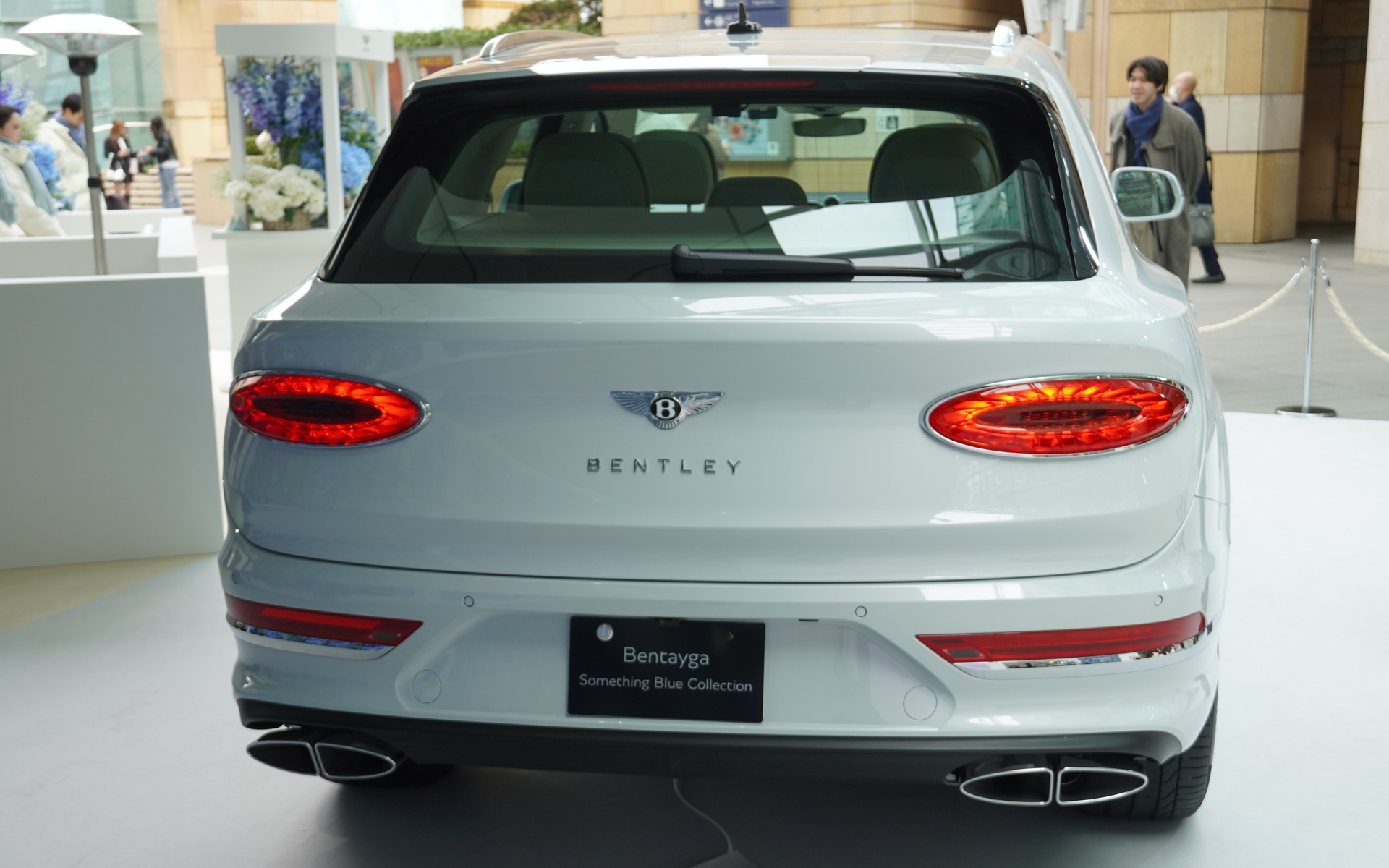 ベンテイガ サムシングブルー コレクションの外観