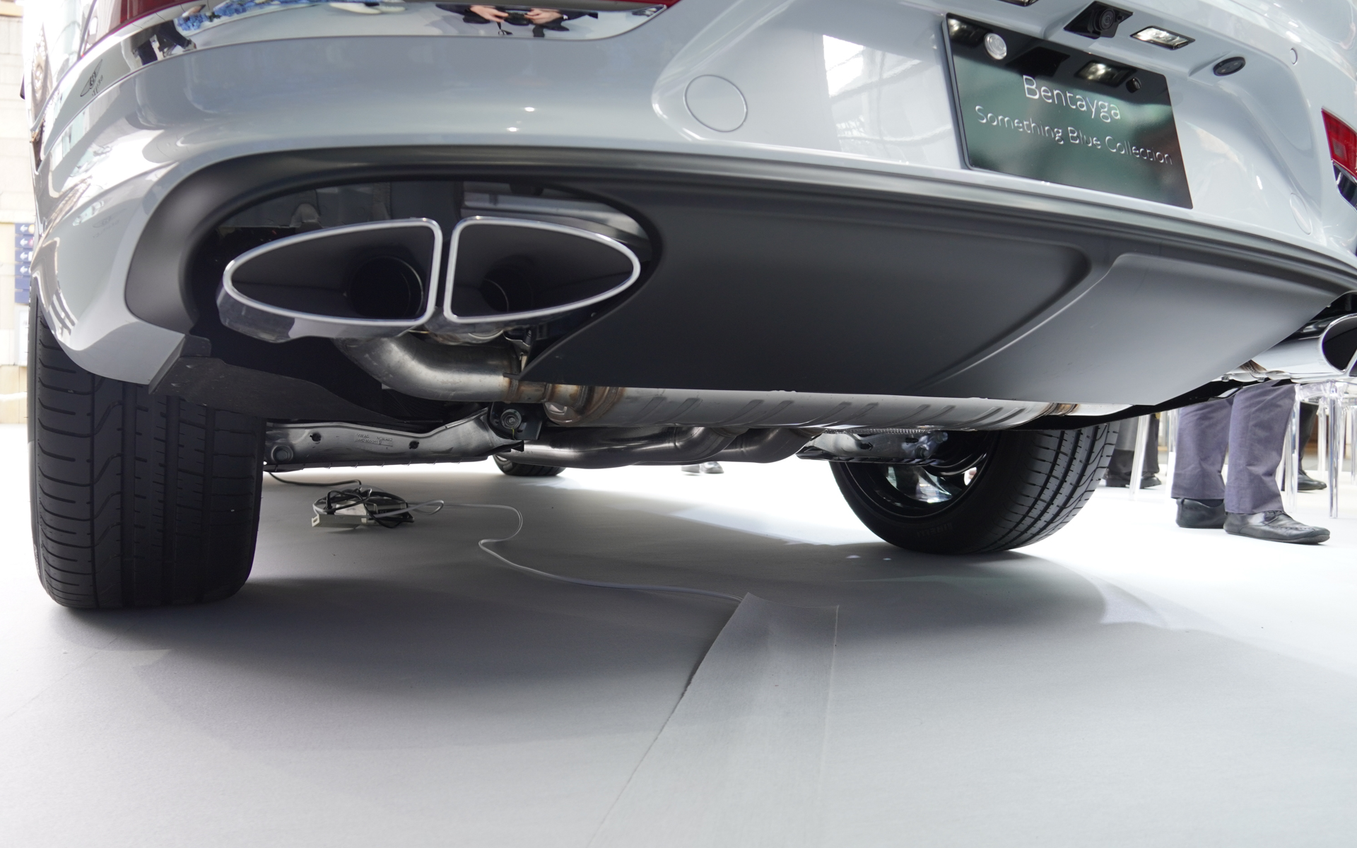 ベンテイガ サムシングブルー コレクションの外観