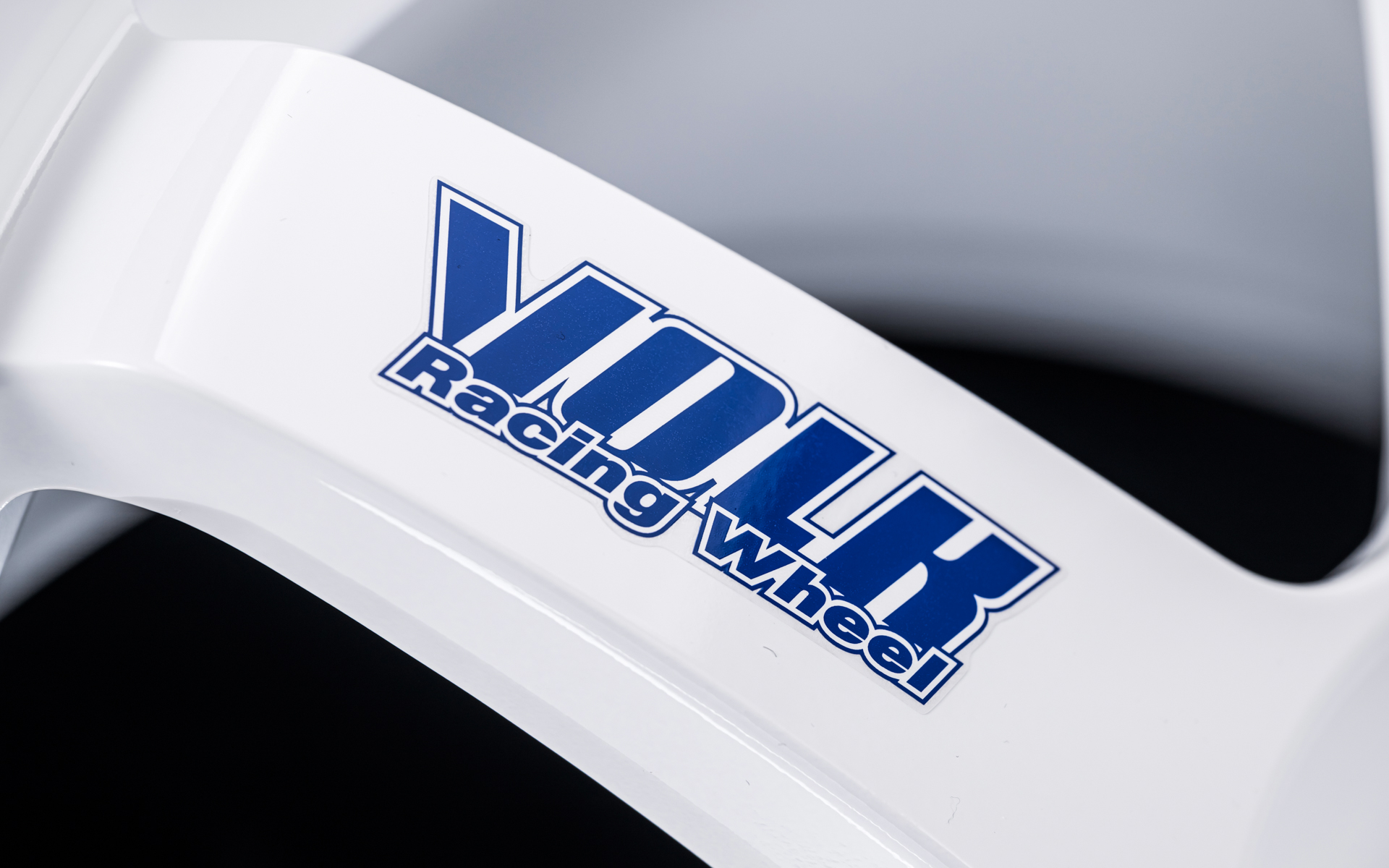 初代モデルと同じデカールロゴ