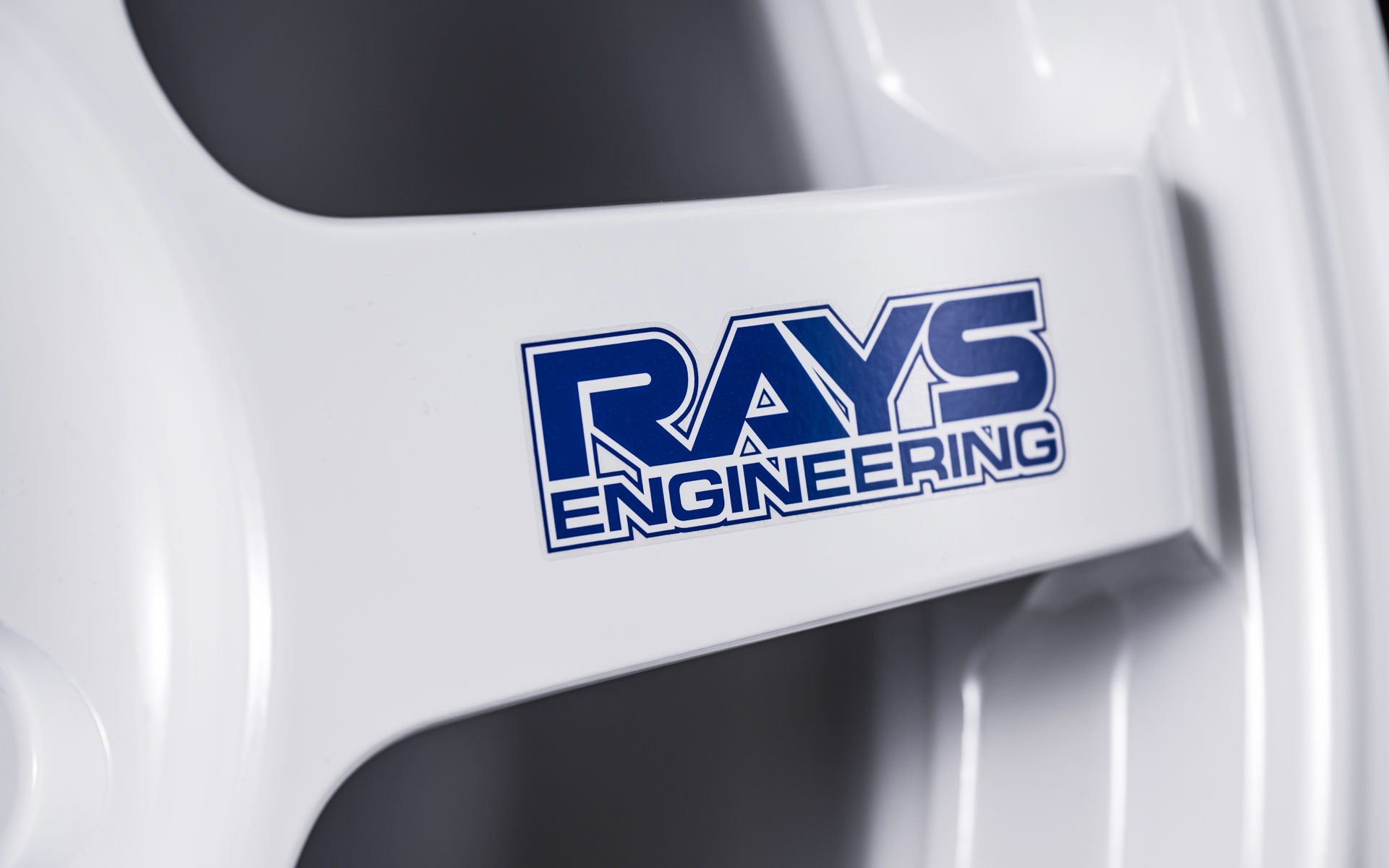 初代モデルと同じデカールロゴ