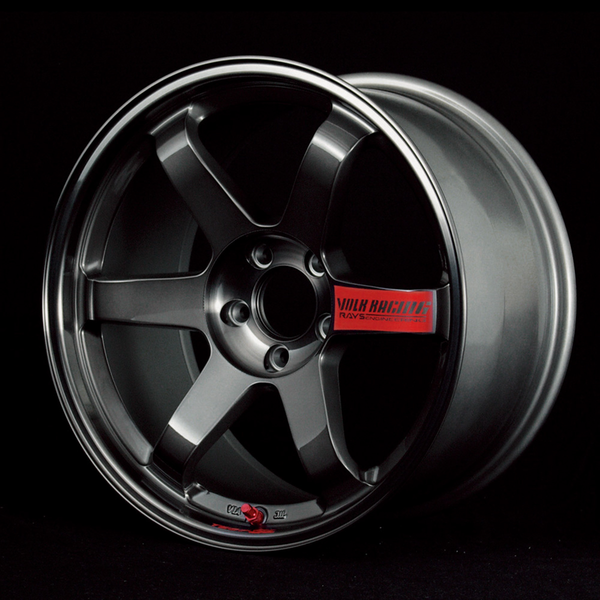 2010年には徹底的に軽量化を施した「TE37SL（SUPER LIGHT）」を開発