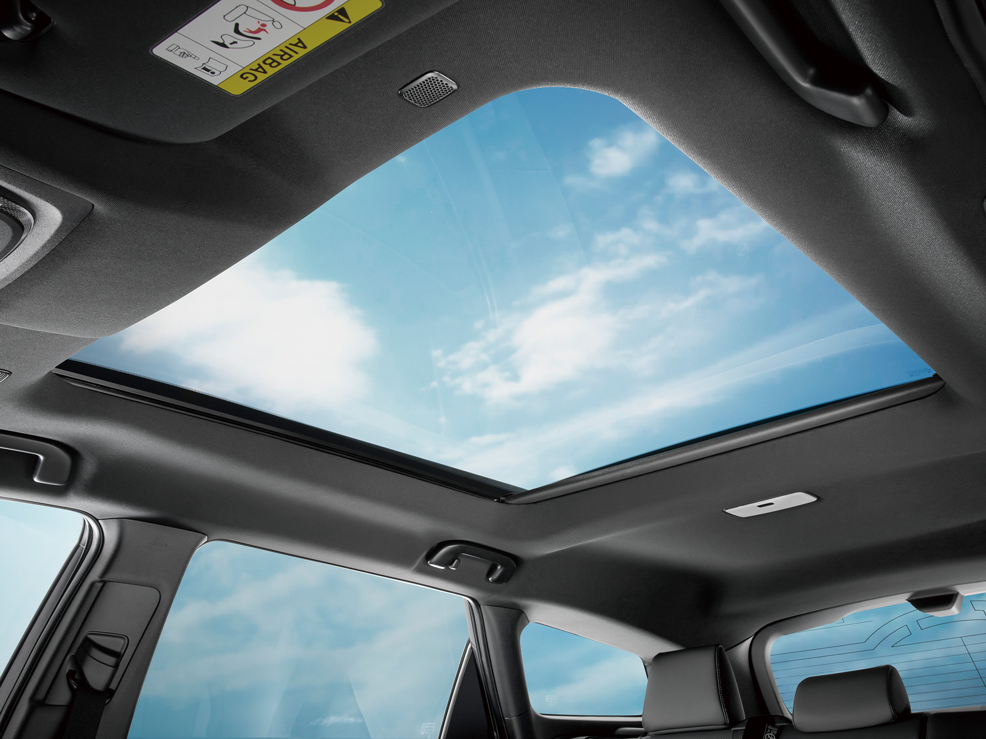 パノラマムーンルーフ（電動サンシェード／挟み込み防止機能付）