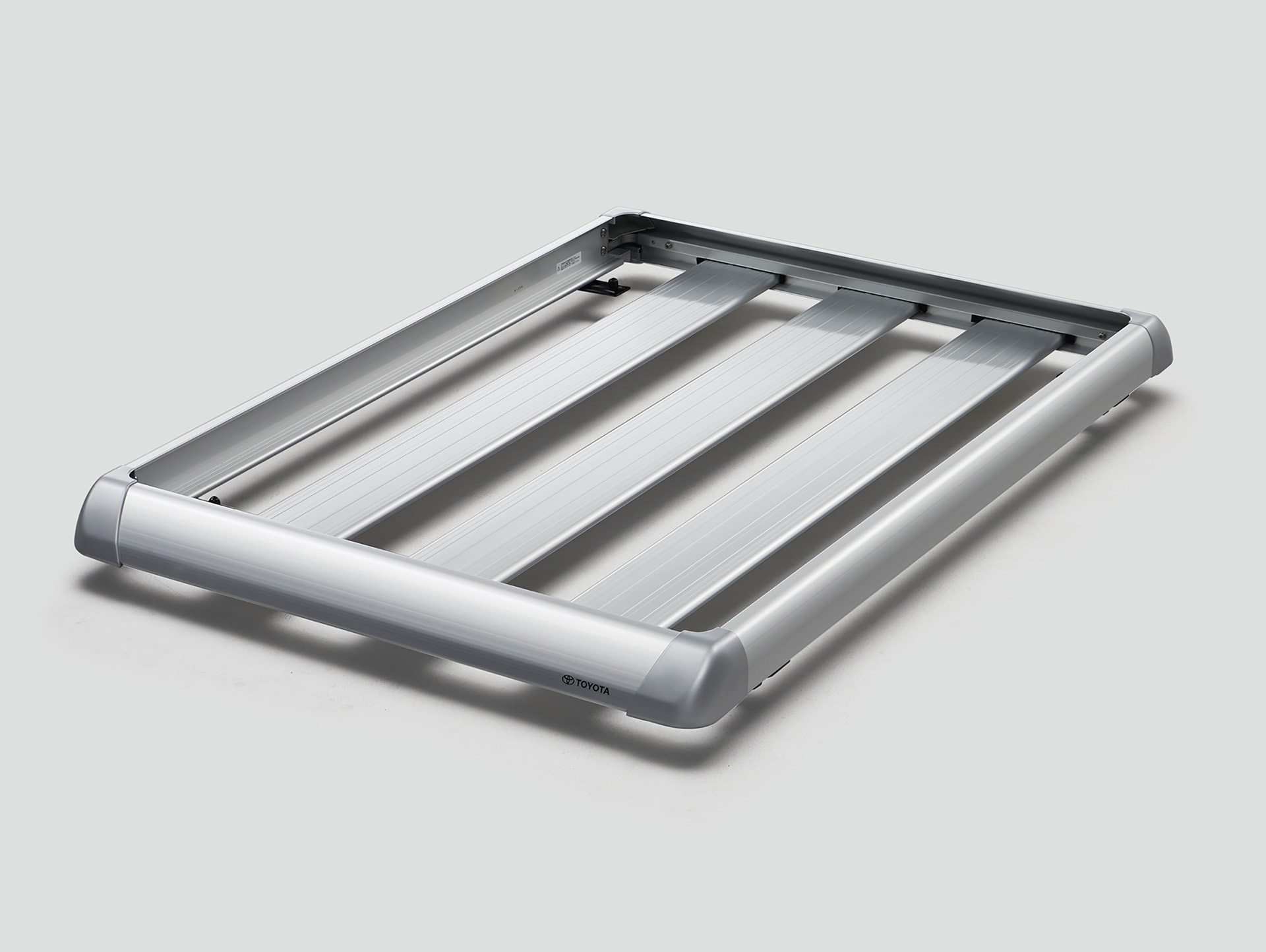 販売店装着オプション：システムラックアタッチメント（アルミラック）