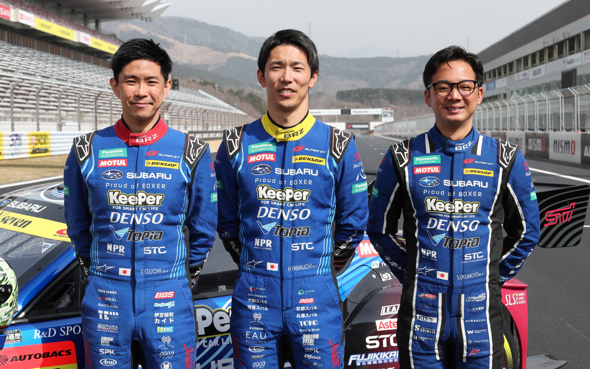 ドライバーに井口卓人選手、山内英輝選手。リザーブドライバーは奥本隼士選手