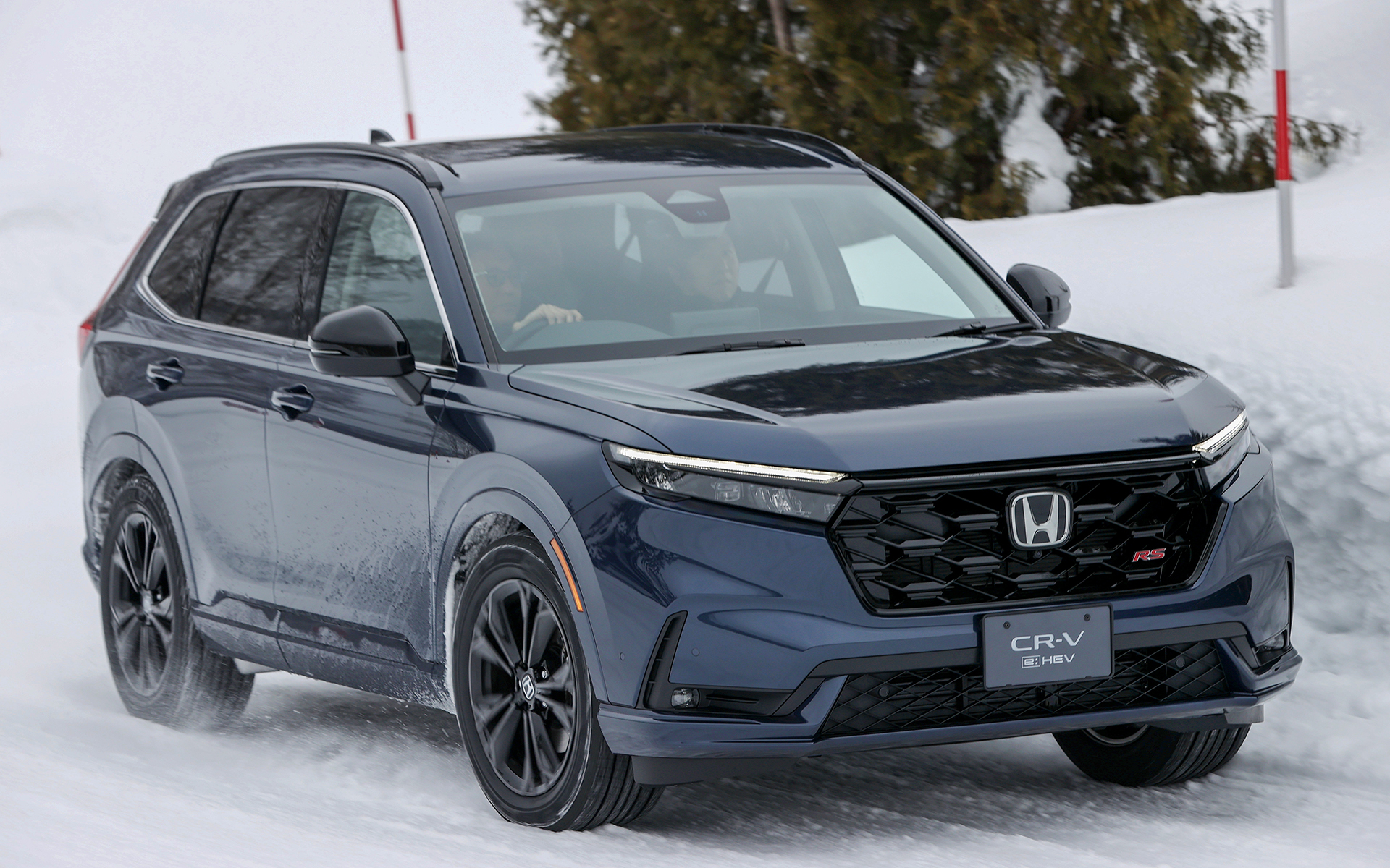 新型CR-Vを雪上で試乗