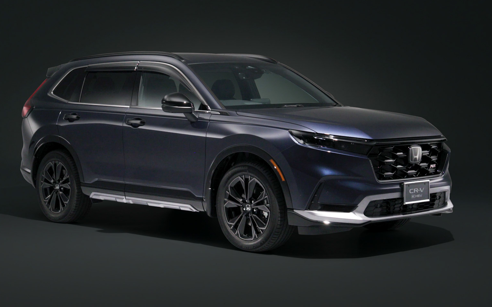 「CR-V e:HEV RS BLACK EDITION」純正アクセサリー装着車「Tough Premium（タフプレミアム）」