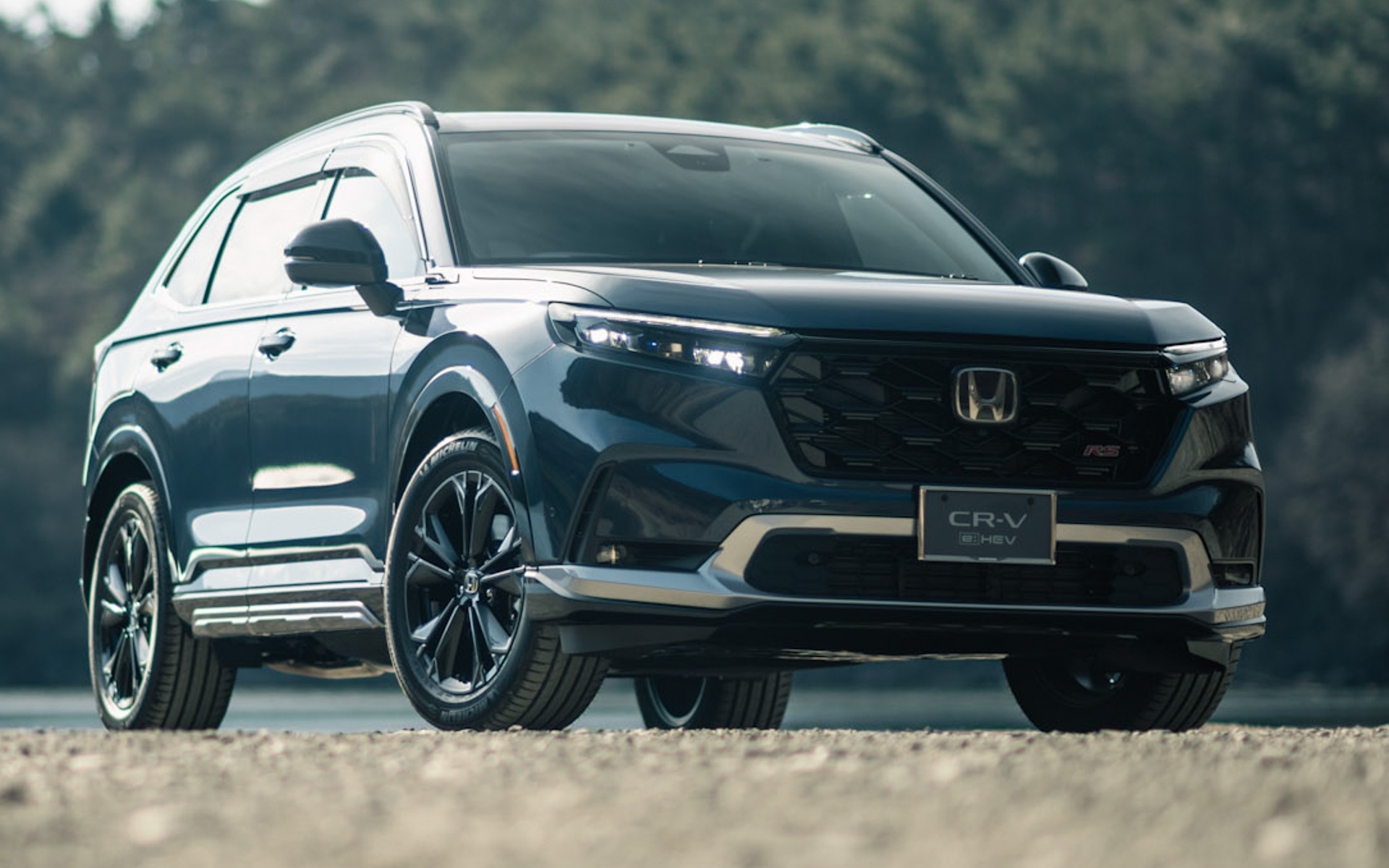 「CR-V e:HEV RS BLACK EDITION」純正アクセサリー装着車「Tough Premium（タフプレミアム）」