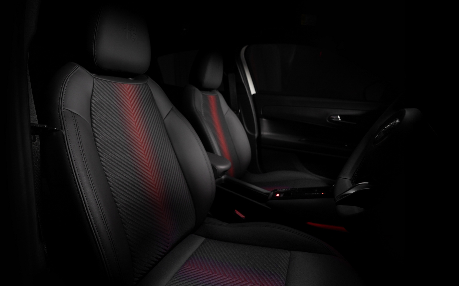 限定車「ジュニア イブリダ エディツィオーネ ビアンコ」のインテリア