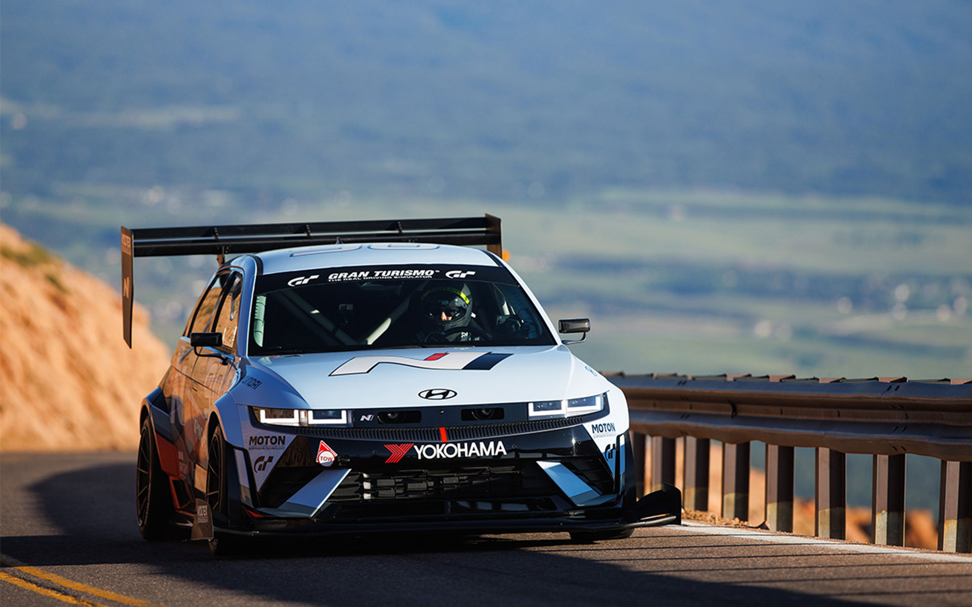 Exhibitionクラスで優勝した「ADVAN」装着車両（2025年）