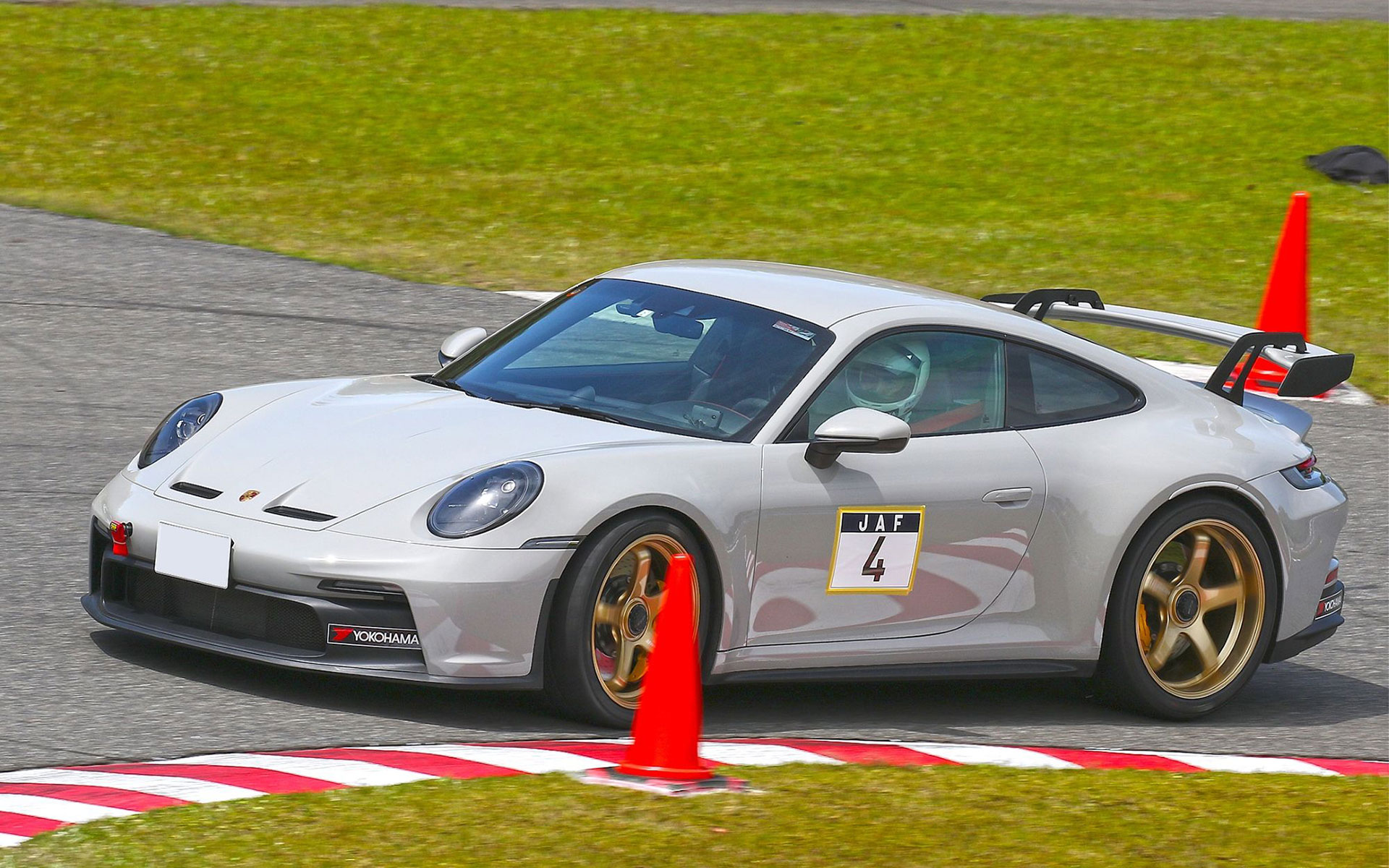PE1クラス参戦車「ADVANトラップ911GT3」(2025年)