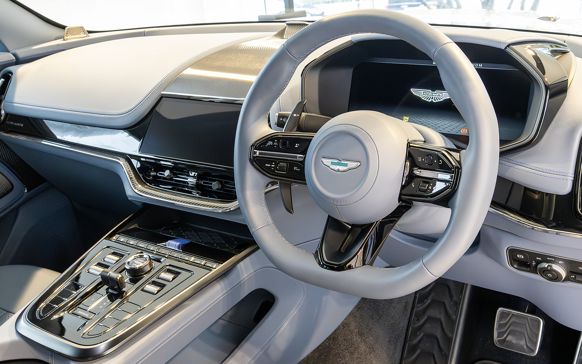 ステアリングまわり